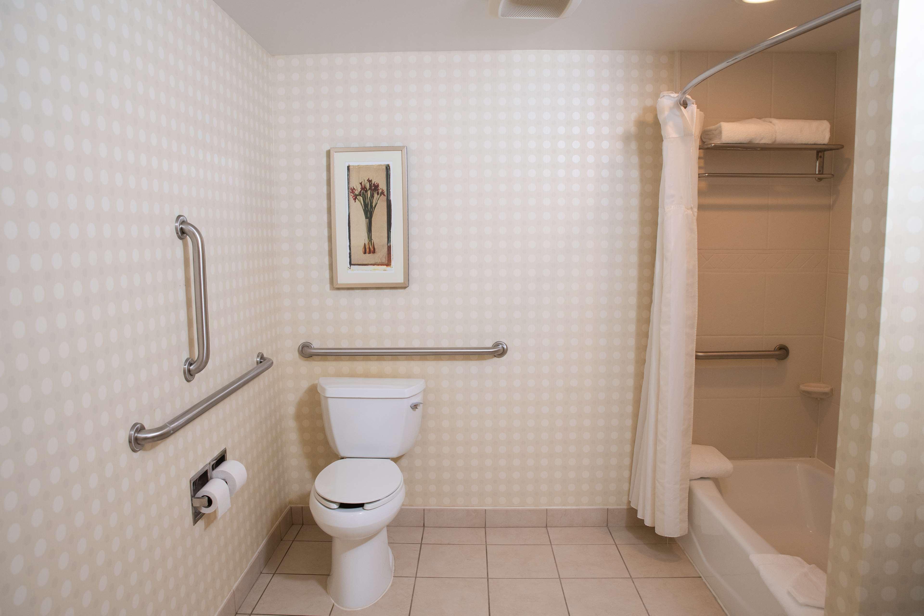 Hilton Garden Inn Erie Kearsarge Extérieur photo